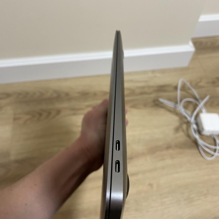 MacBook Air 13 m1 8/256 gb на гарантии