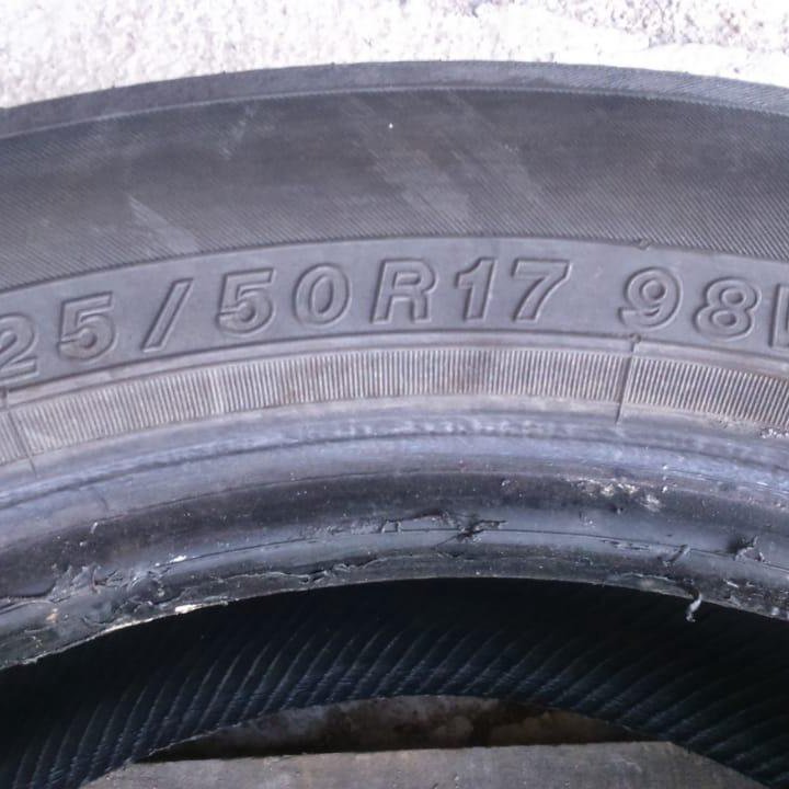 Пара Yokohama BluEarth-A 225/50 R17