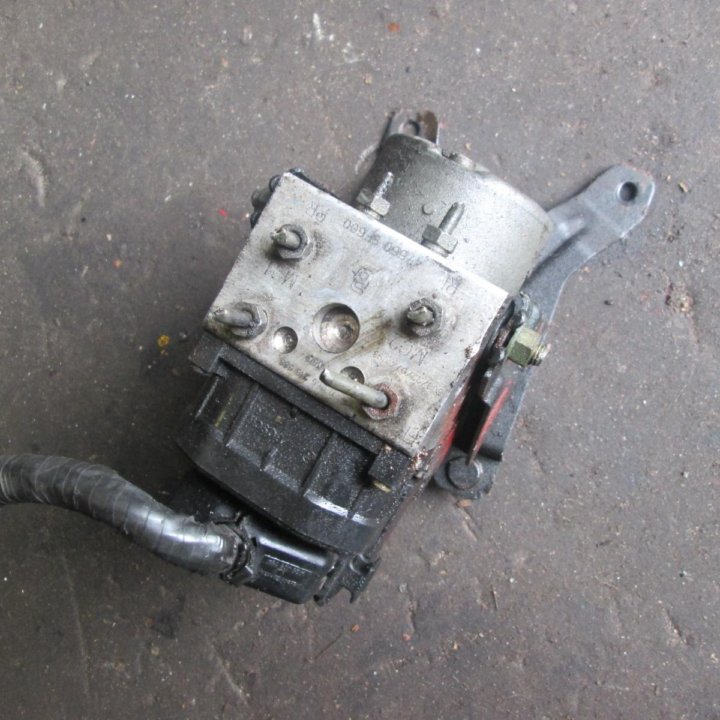 Блок ABS  для  NISSAN Primera P11 1999-2002