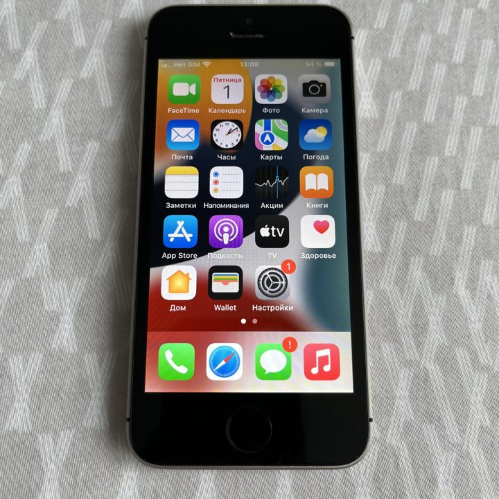 iPhone SE 64GB 2016г