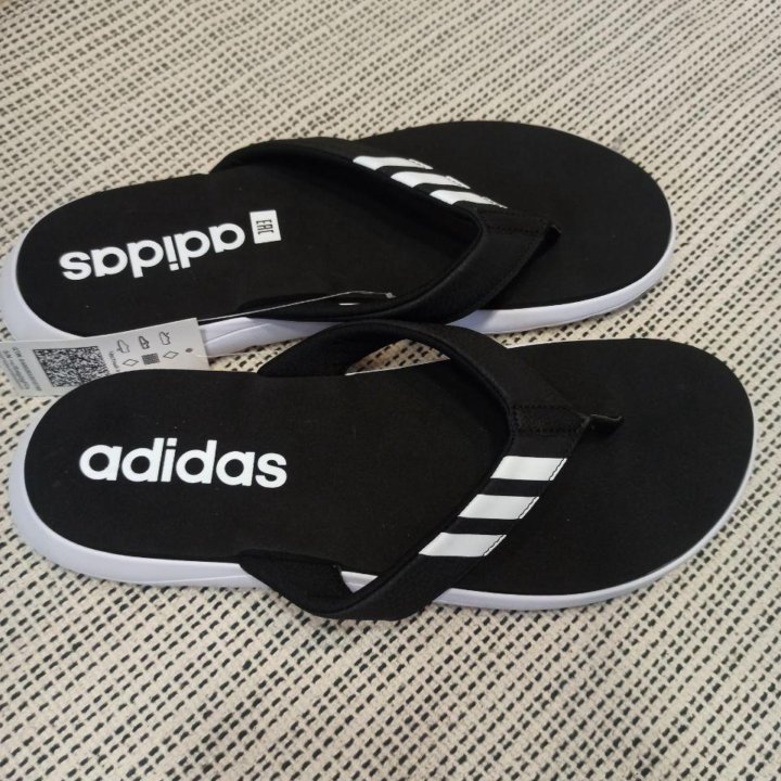 Новые мужские шлёпанцы adidas p. 44,5