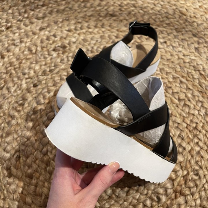 Босоножки Mango