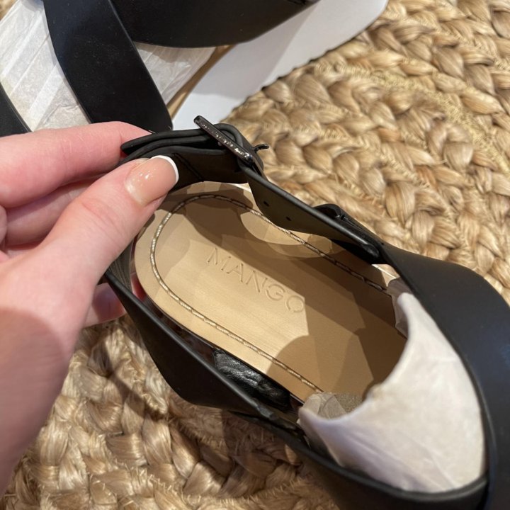 Босоножки Mango