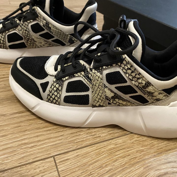 Кроссовки Uterque