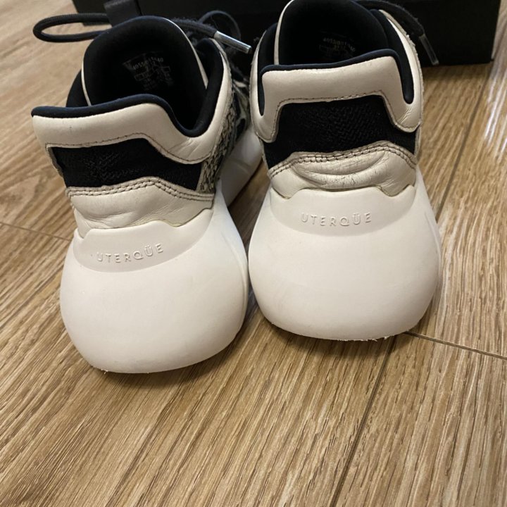 Кроссовки Uterque