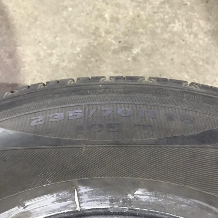 235/70R16 Kumho Road Venture ST KL16 (Лот №4309)