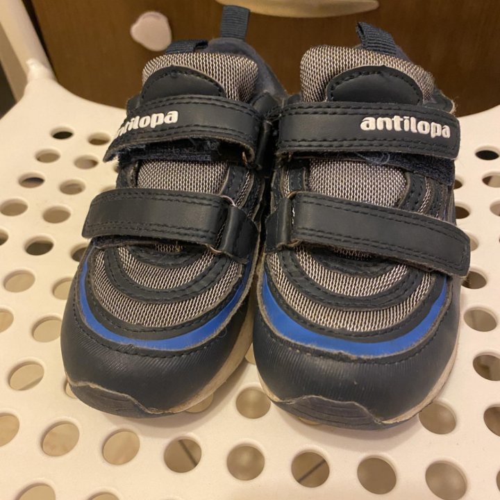 Кроссовки Antilopa