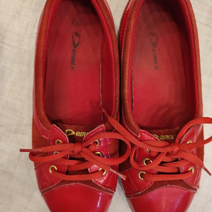 Кроссовки Demix 38р.