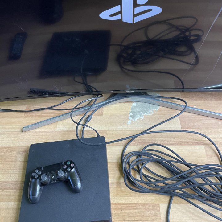 Sony PlayStation PS4 Slim 500gb + 3 диска