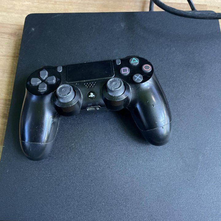 Sony PlayStation PS4 Slim 500gb + 3 диска