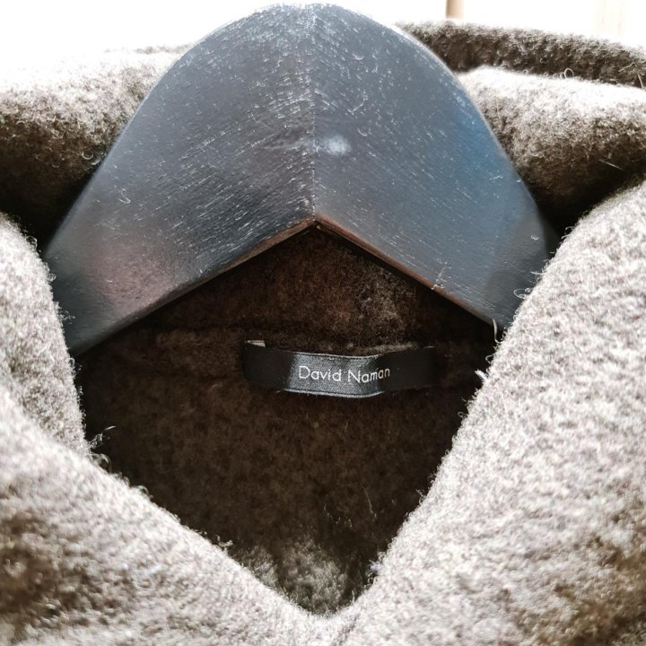 Свитер с капюшоном