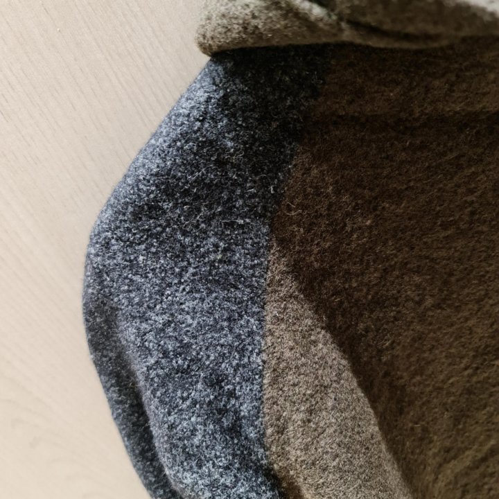 Свитер с капюшоном