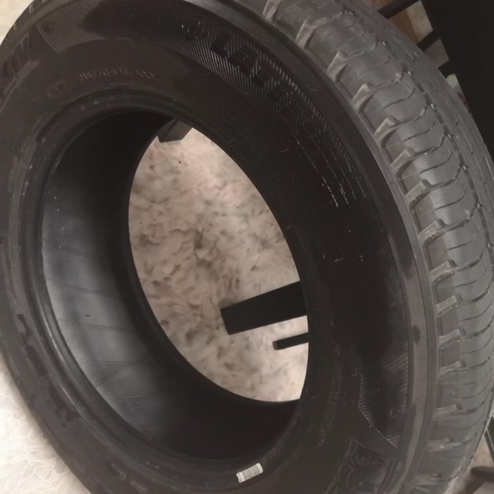 Шина б/у Michelin 215/70r16