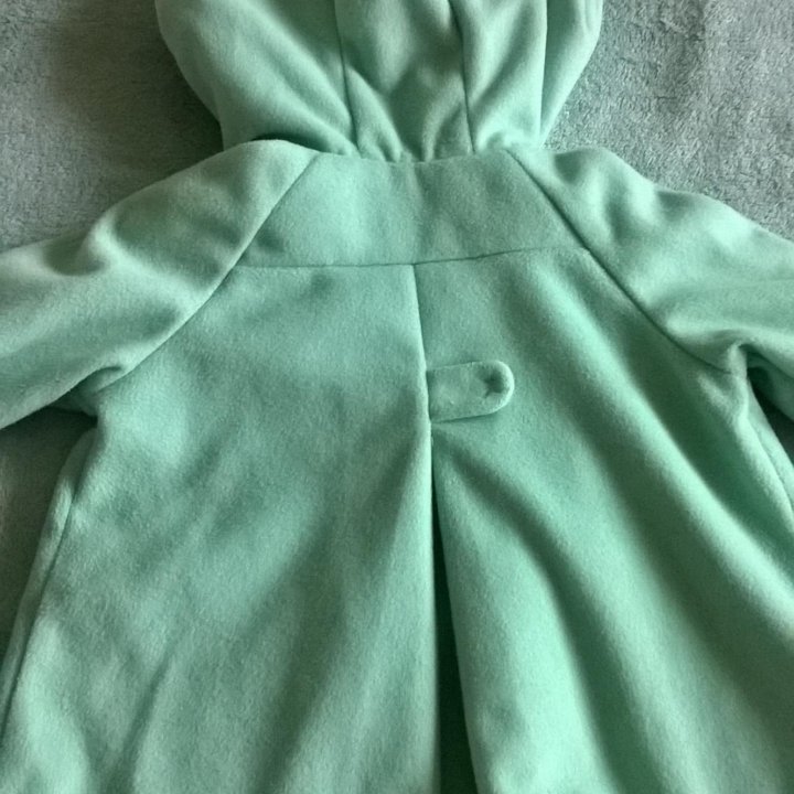 Пальто для девочки 2 - 3 года модное