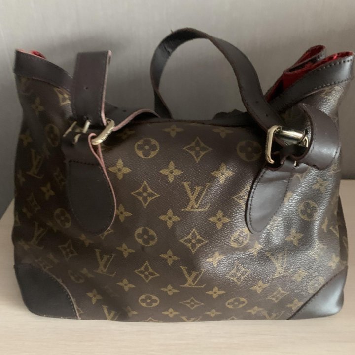 Сумка Louis Vuitton