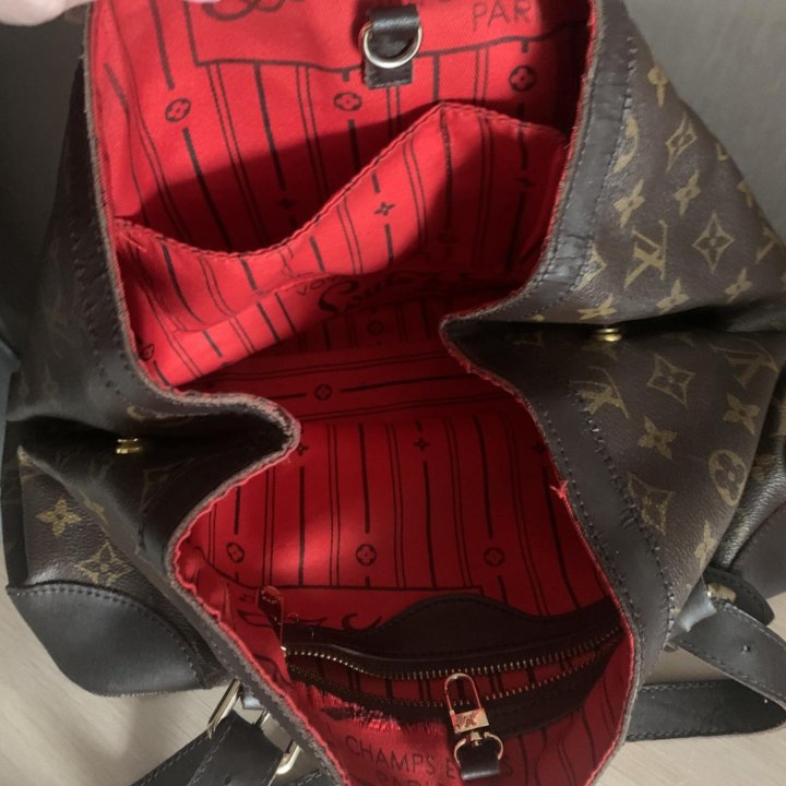 Сумка Louis Vuitton