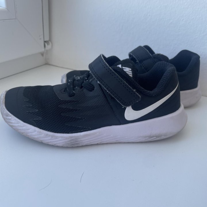 Кроссовки Nike