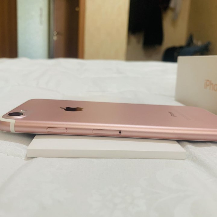 IPHONE 7 ROSE GOLD 128GB Новый Почти 