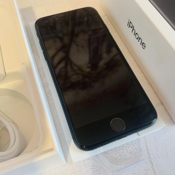 iPhone 7 black 128gb Новый почти