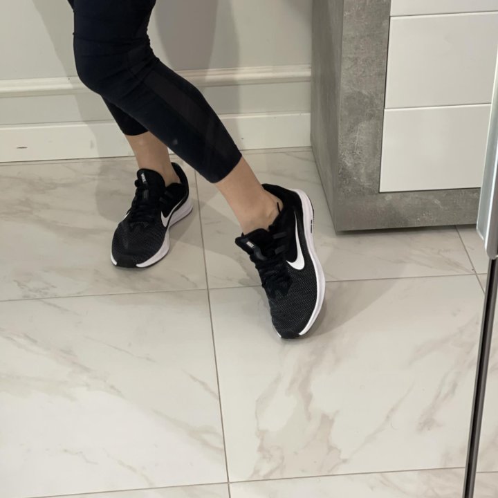 Кроссовки Nike