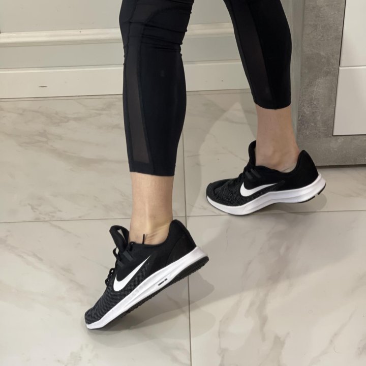 Кроссовки Nike