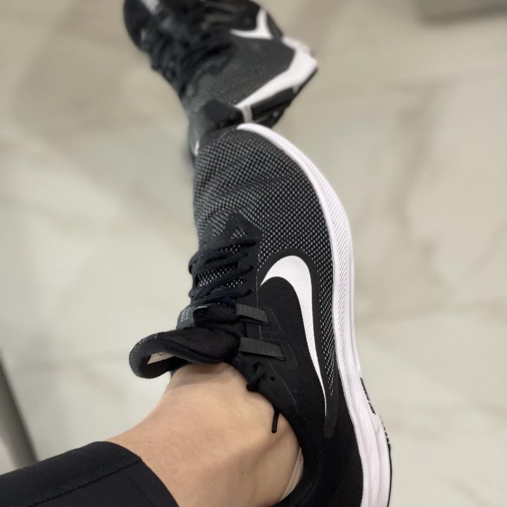 Кроссовки Nike