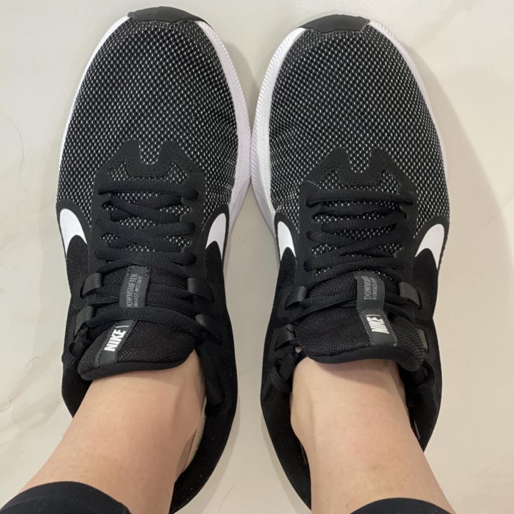 Кроссовки Nike