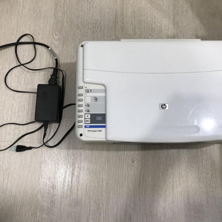 HP DeskJet F380 мфу