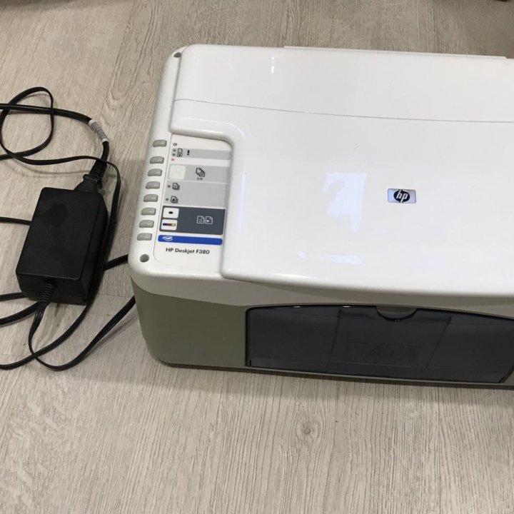 HP DeskJet F380 мфу