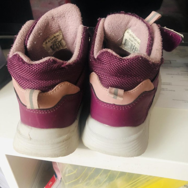 Ботинки для девочки.