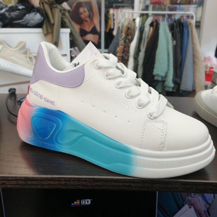 Кроссовки. 38, 39