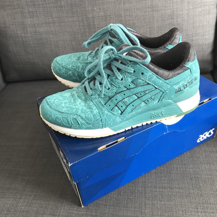 Кроссовки ASICS р.38