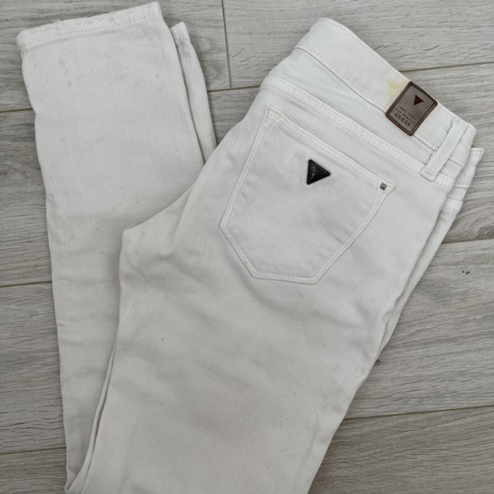 Джинсы Guess
