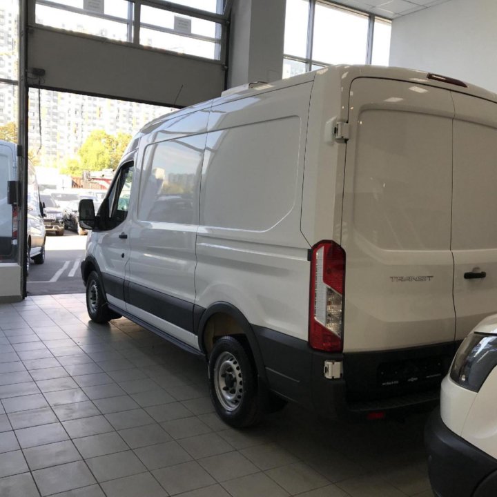 Фургон Ford Transit 2.2 TDCi FWD MT (125 л.с.)