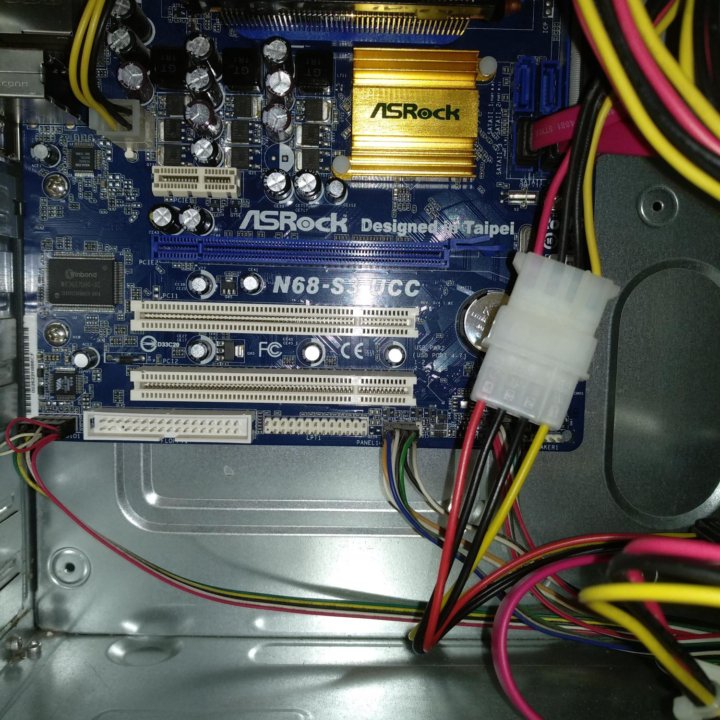 ASRock N68-S3 UCC с процессором и кулером