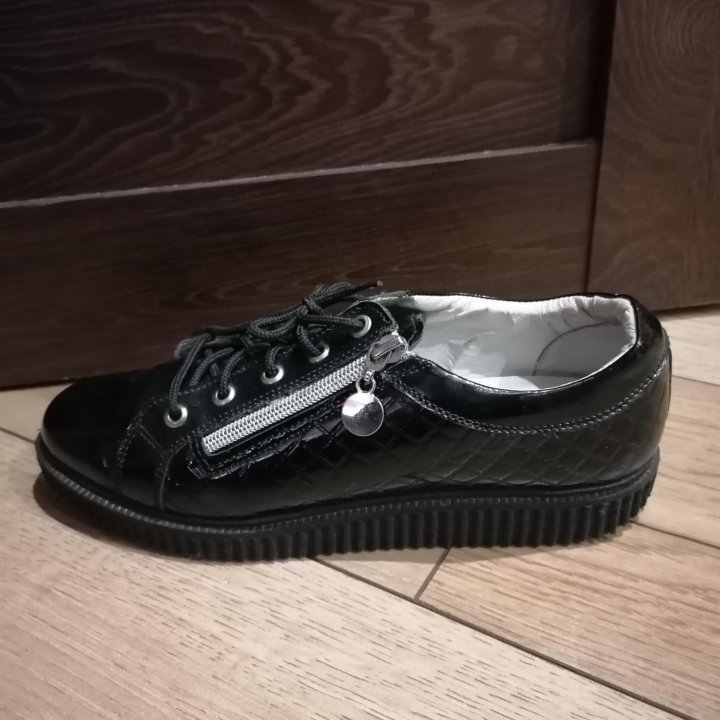 Женские ботинки