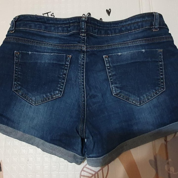 Джинсовые шорты