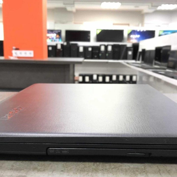 Lenovo/i5 6200U/8GB/R5 M430/1000GB/15.6