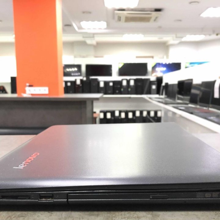 Lenovo/i3 4005U/8GB/AMD 8500M/1000GB/15.6