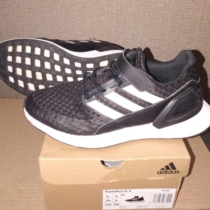 Кроссовки Adidas 38р.