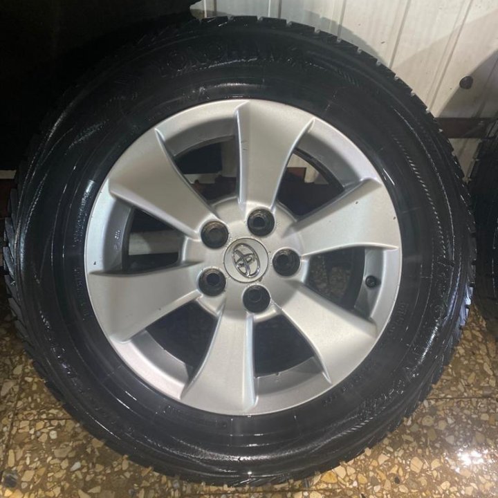 Диски Toyota + резина Yokohama зимняя 215/65/R16