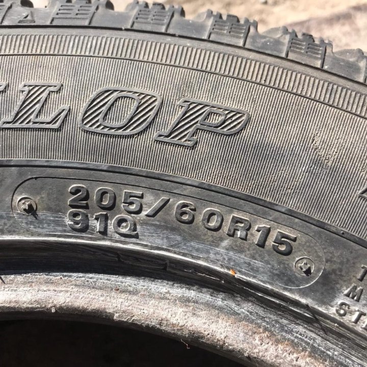 205/60R15 Dunlop Graspic HS-1 (Лот №4374)