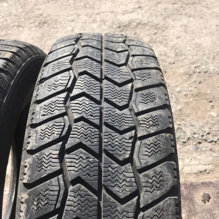 205/60R15 Dunlop Graspic HS-1 (Лот №4374)