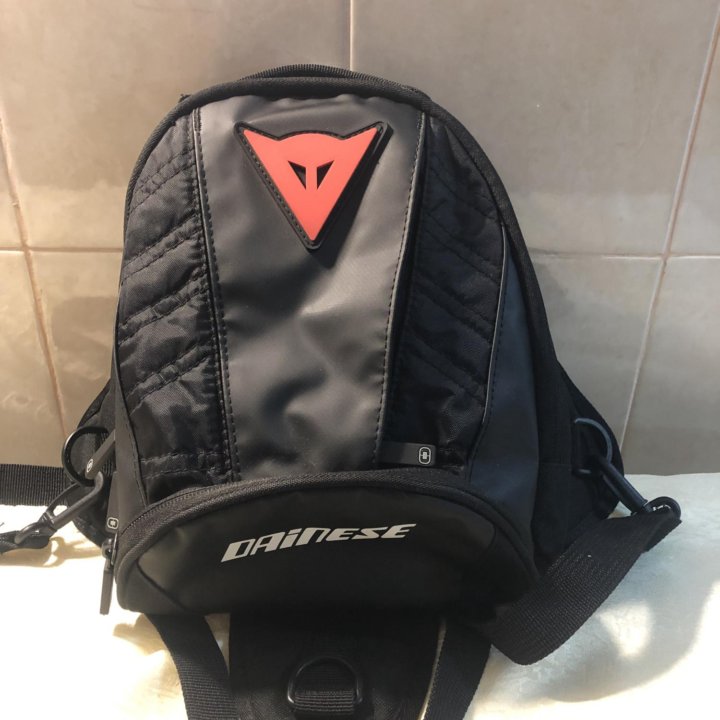 Dainese Сумка на бак D-TANKER W01 STEALTH-BLACK