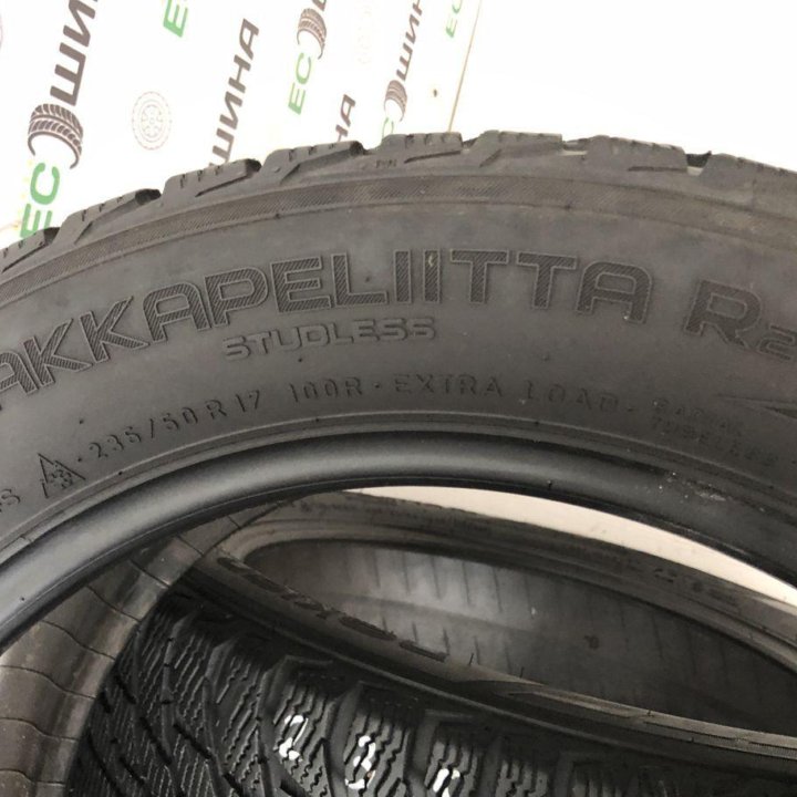 Nokian 235/50 R17