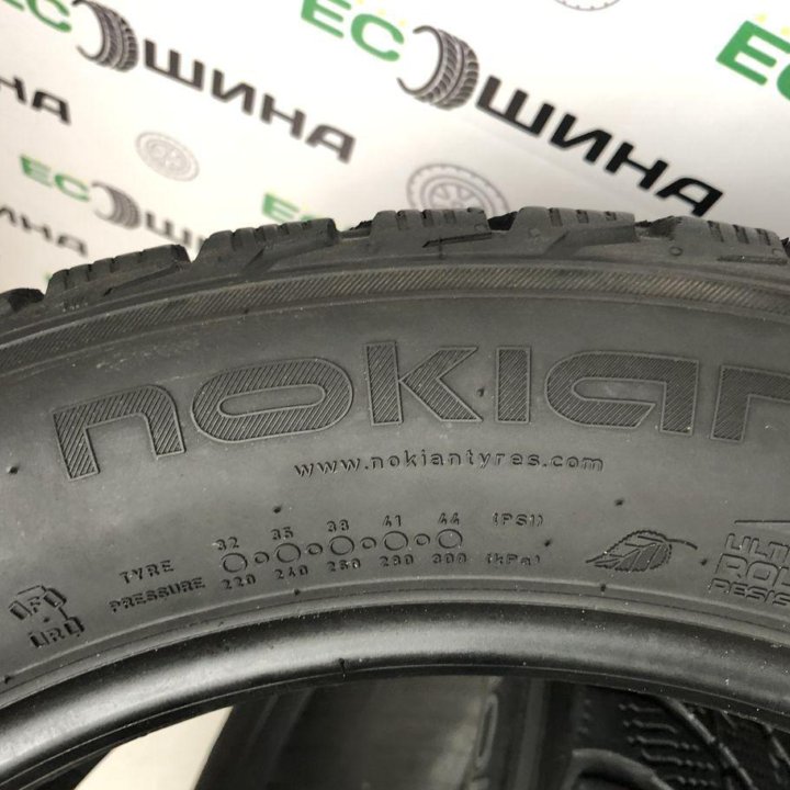 Nokian 235/50 R17