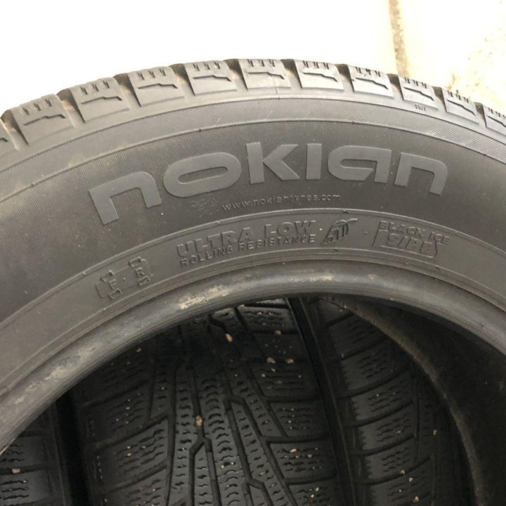 Nokian 215/60 R16