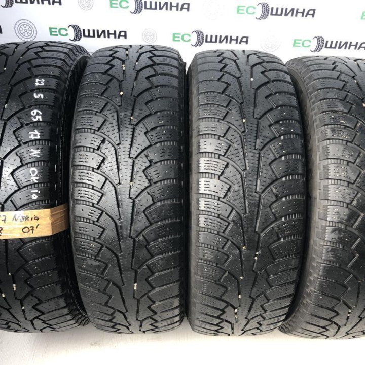 Nokian 225/65 R17