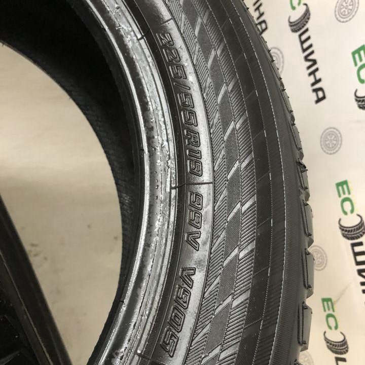 Yokohama 225/55 R19 99V