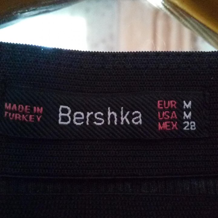 Юбки BERSHKA и др.